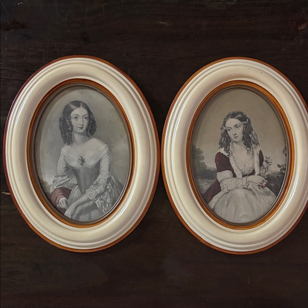 Vintage Portraits Oval Frames